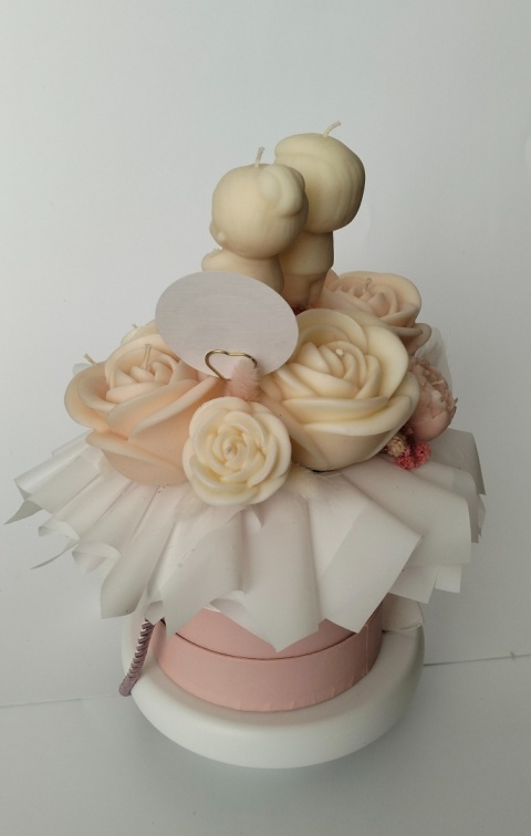 FlowerBox kwiatowy z różami r.M