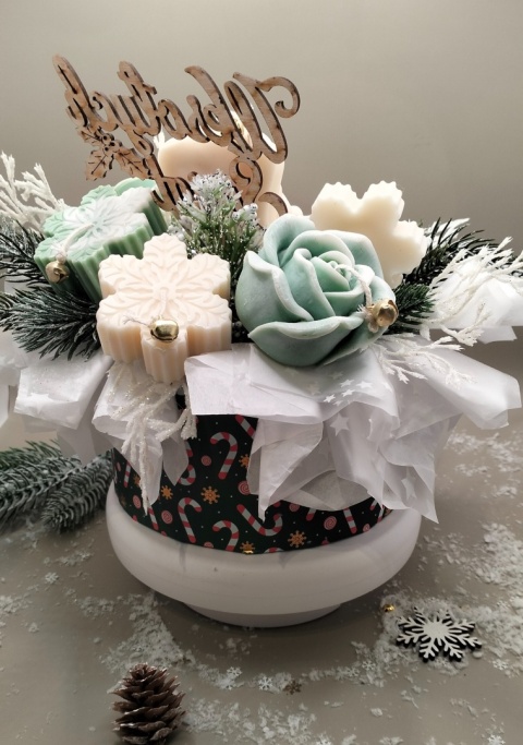 Świąteczny FlowerBox candle pachnący choinką