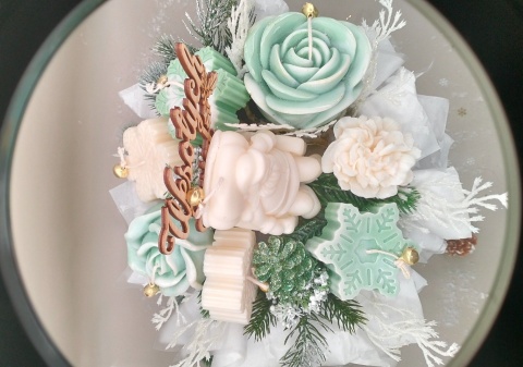 Świąteczny FlowerBox candle pachnący choinką