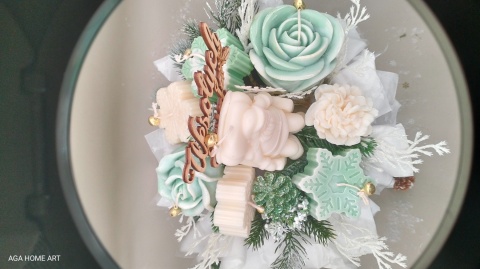 Świąteczny FlowerBox candle pachnący choinką