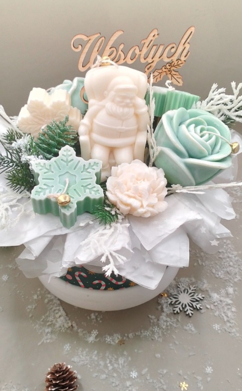 Świąteczny FlowerBox candle pachnący choinką