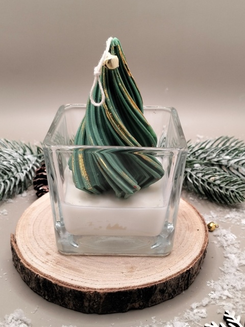 Świeca sojowa dekoracyjna w szkle zielona choinka – naturalna, świąteczna dekoracja