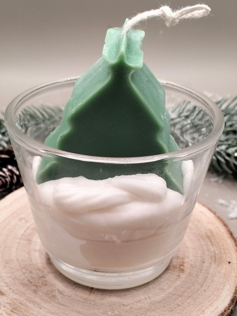 Świeca sojowa dekoracyjna w szkle zielona choinka – naturalna, świąteczna dekoracja