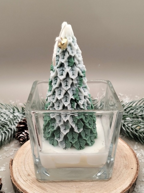 Świeca sojowa dekoracyjna w szkle zielona choinka – naturalna, świąteczna dekoracja